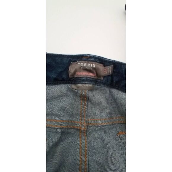 Torrid  - Picture 3 of 15